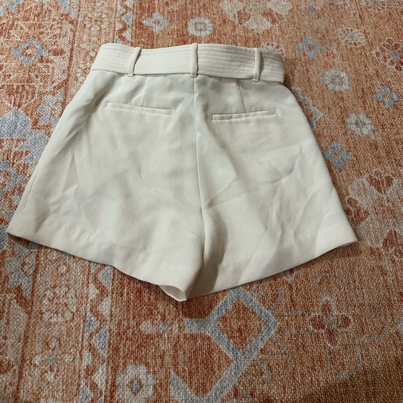 Wilfred Cream Women's Shorts - Picture 3 of 8